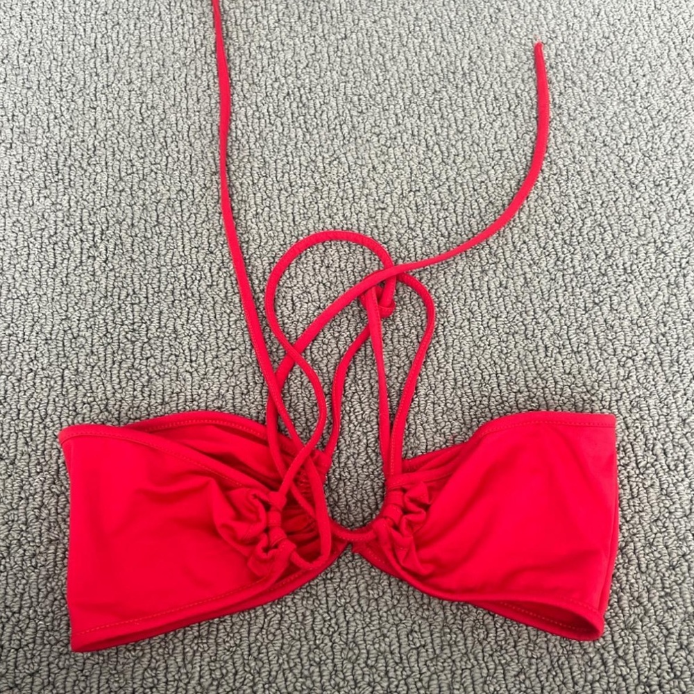 Red iamgia crop halter top.